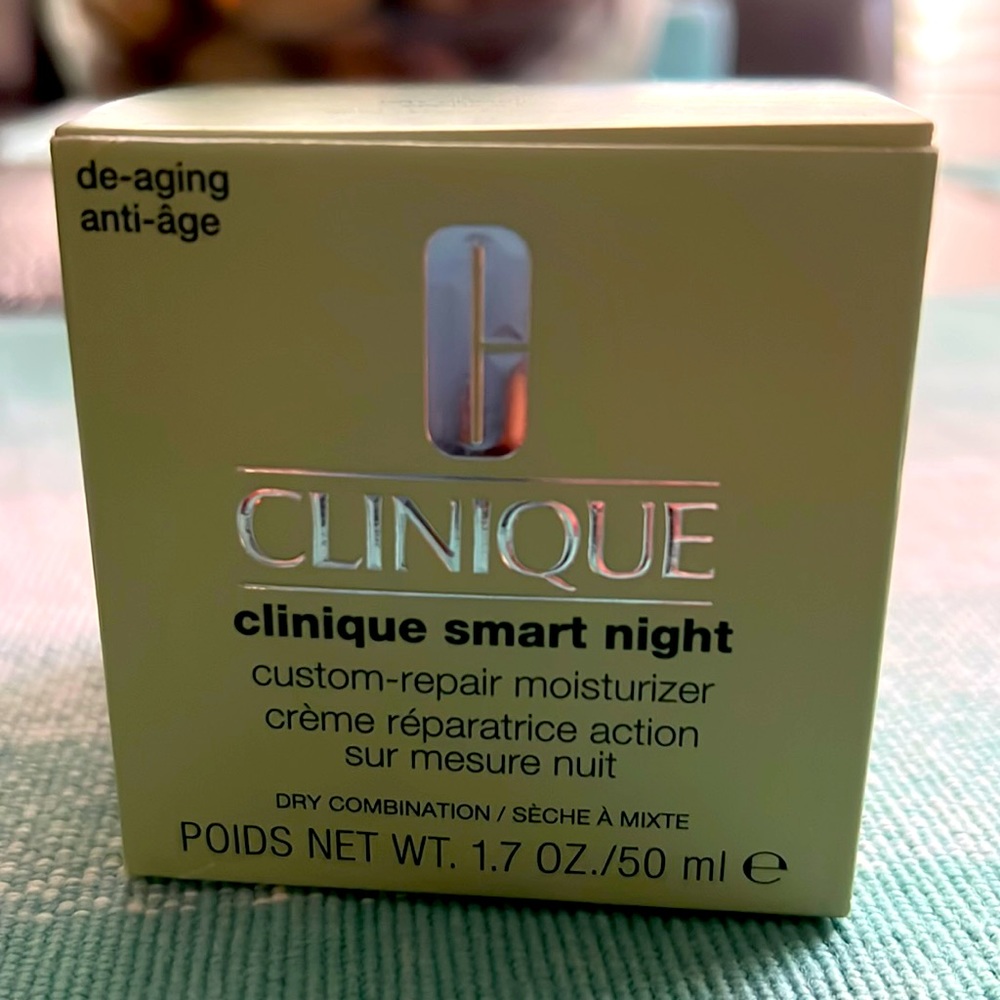 Clinique Smart Night NWT